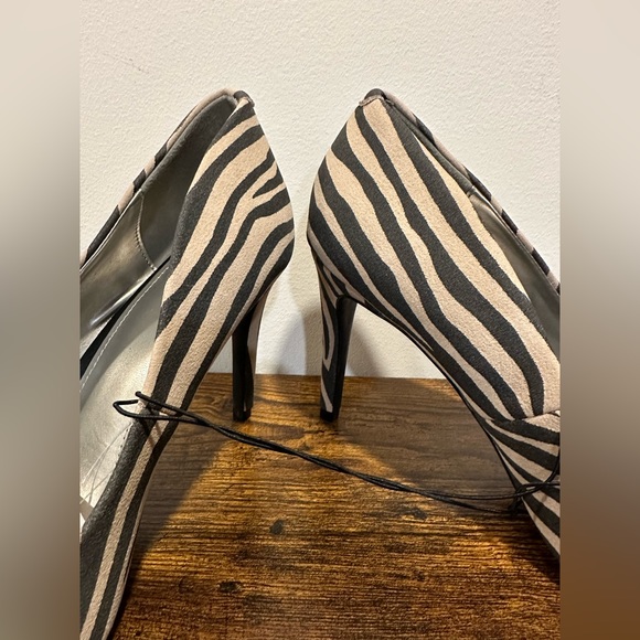 Worthington Zito Zebra High Heels NWT Various sizes - Picture 4 of 8